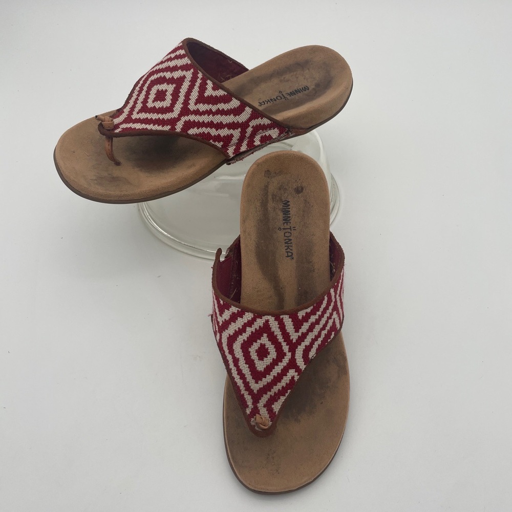 Minnetonka Mara White Red Aztec boho Thong Geometric Pattern Flip-Flop Sandal 10